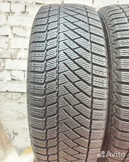 Continental ContiVikingContact 6 215/60 R17 99V