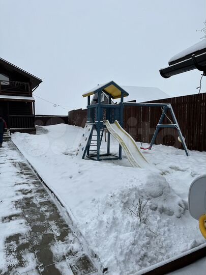 Дом 200 м² на участке 8 сот.