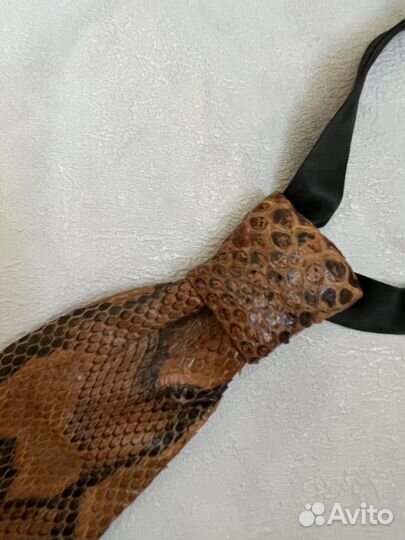 Галстук из кожи змеи (кобра)