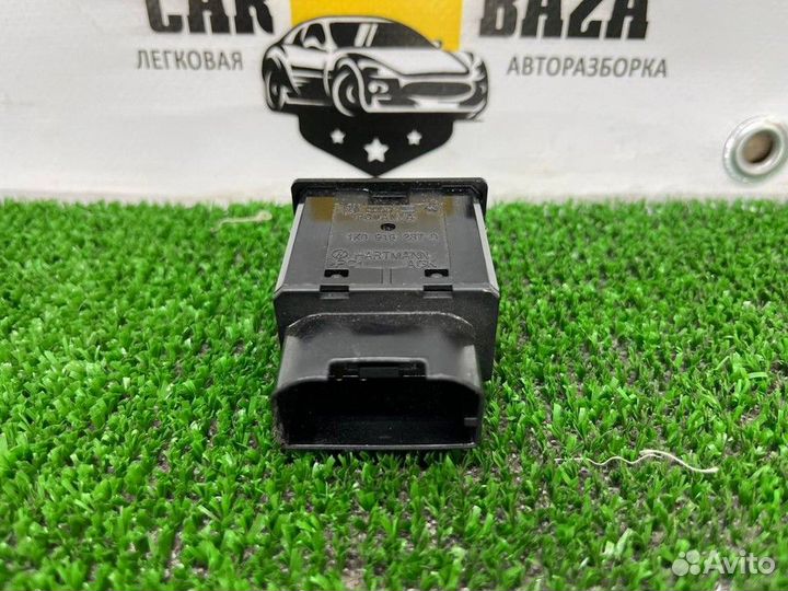 Включатель airbag Audi Q3