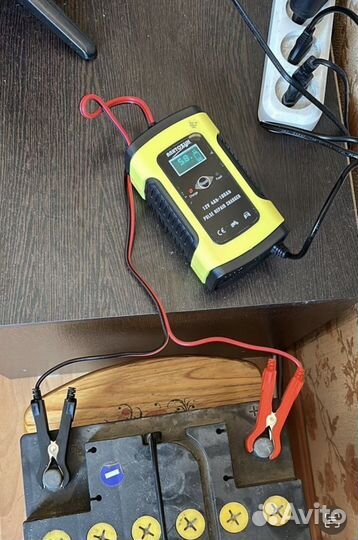 Автоматическое зарядное устройство для автомобиля