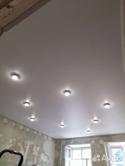 Натяжные потолки, подвесные