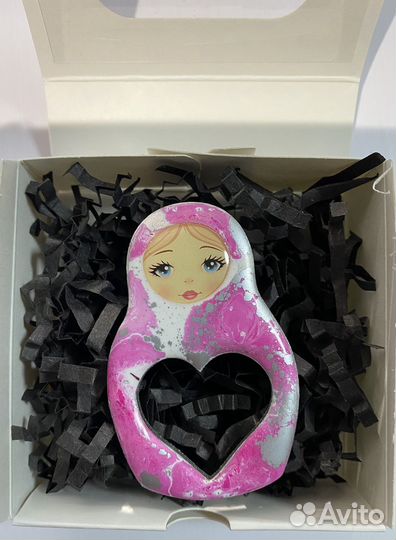 Брошки из смолы
