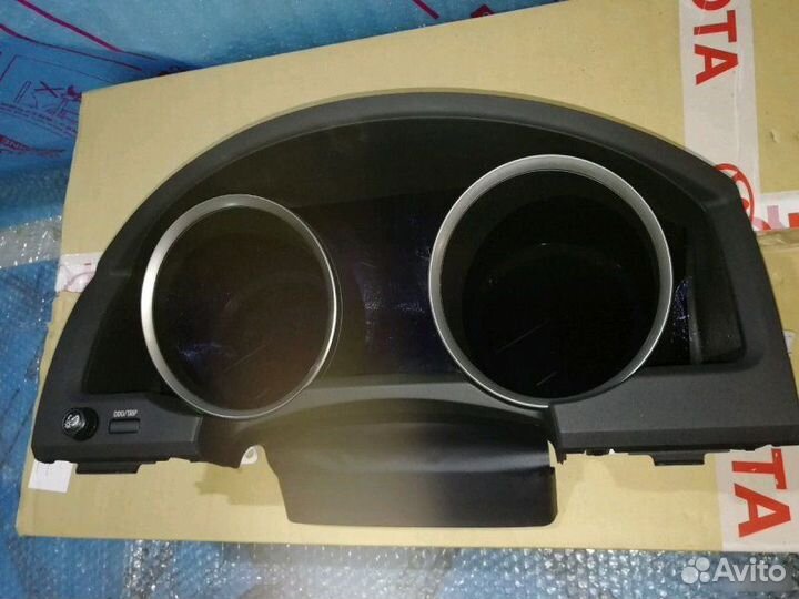 Приборная панель Toyota Land Cruiser 200