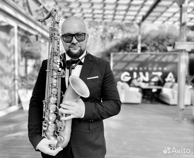 Саксофонист музыкант на мероприятие праздник день