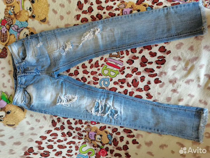 Джинсы 25размер (40-42 р.)