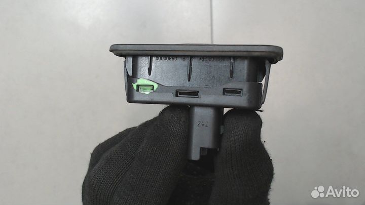Кнопка багажника Renault Latitude, 2012