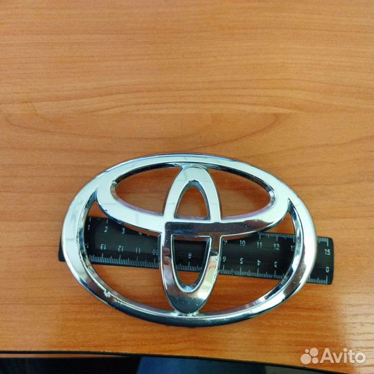 Эмблема toyota