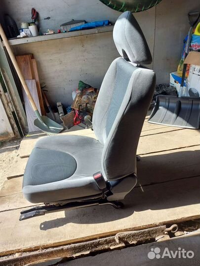 Honda FIT Переднее правое кресло