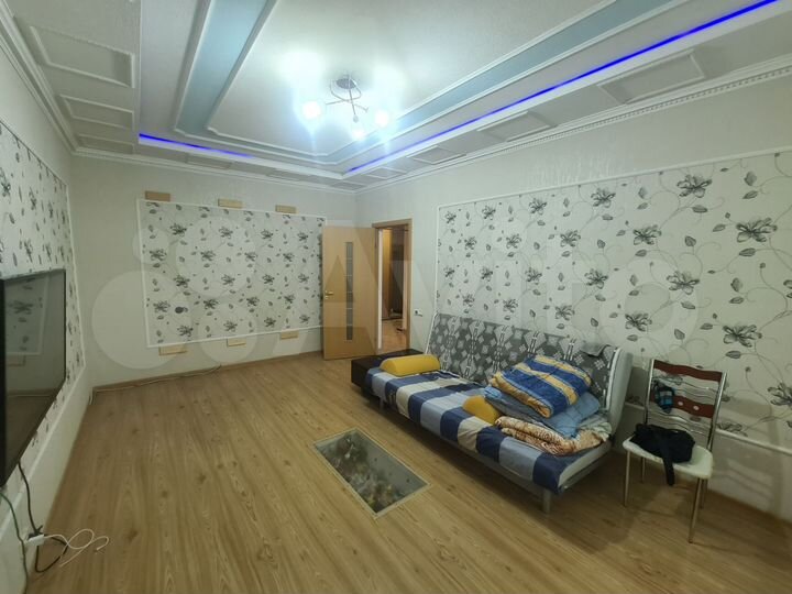 3-к. квартира, 90 м², 1/3 эт.