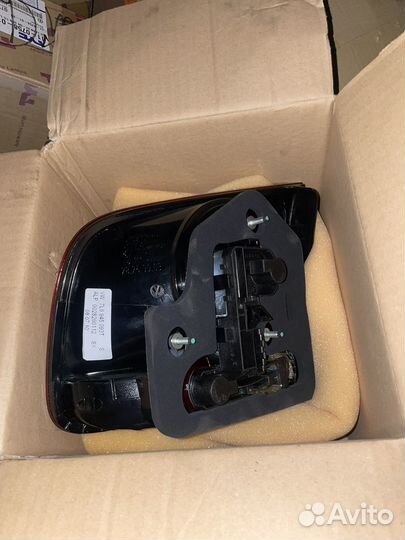 Задний фонарь внутренний Volkswagen Touareg 1