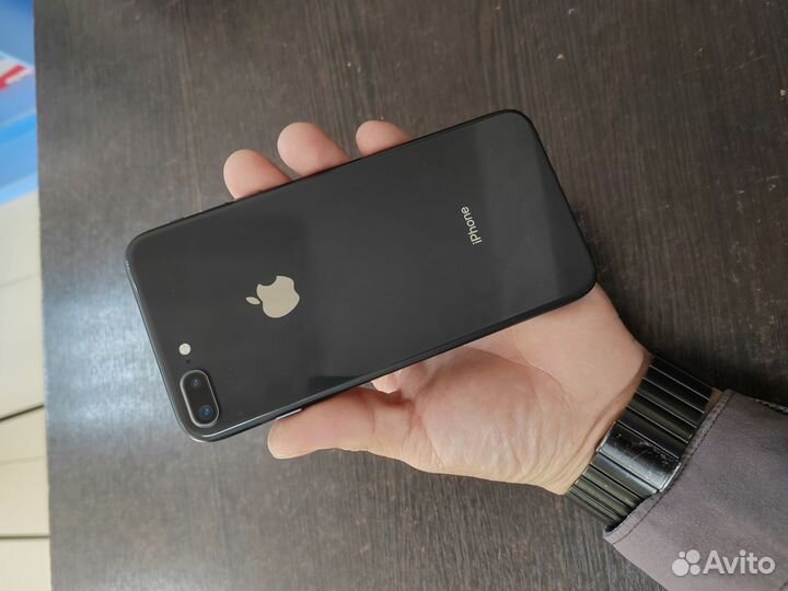 iPhone 8 Plus, 64 ГБ