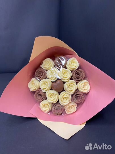 Букет из Шоколадных Роз и Сердца - 19 шт