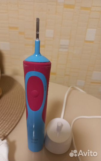 Электрическая зубная щетка oral B детская