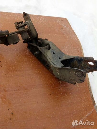 Кронштейн кпп дэу нексия