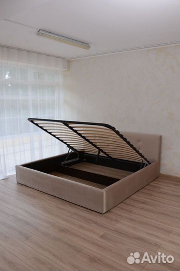 Кровать с подъемным механизмом 180х200