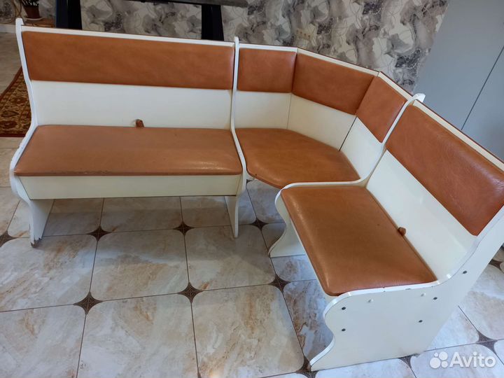 Кухонный уголок со столом бу