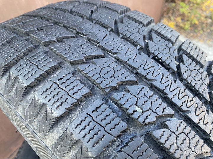 Toyo Observe GSi-5 215/60 R17
