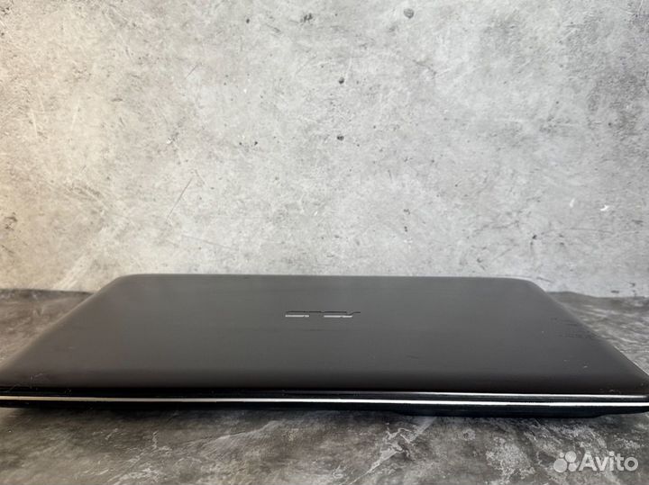 Asus i3-7100U / Geforce 920MX 2Гб / 1000Gb HDD