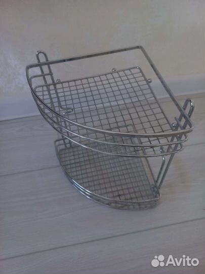 Металлические полки на стену