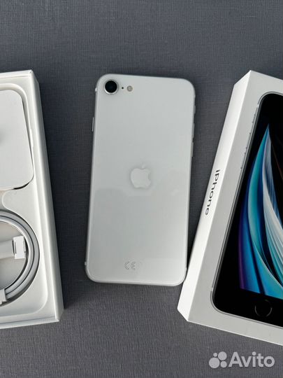 iPhone SE, 64 ГБ