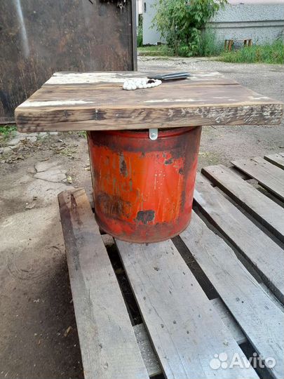 Журнальный столик в стиле лофт