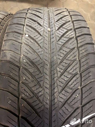 Goodyear UltraGrip 8 Performance 245/45 R18 V