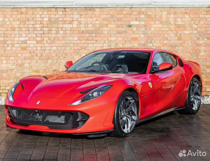 Капот, Ferrari 812 Superfast