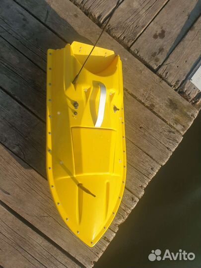 Кораблик для завоза прикормки с GPS