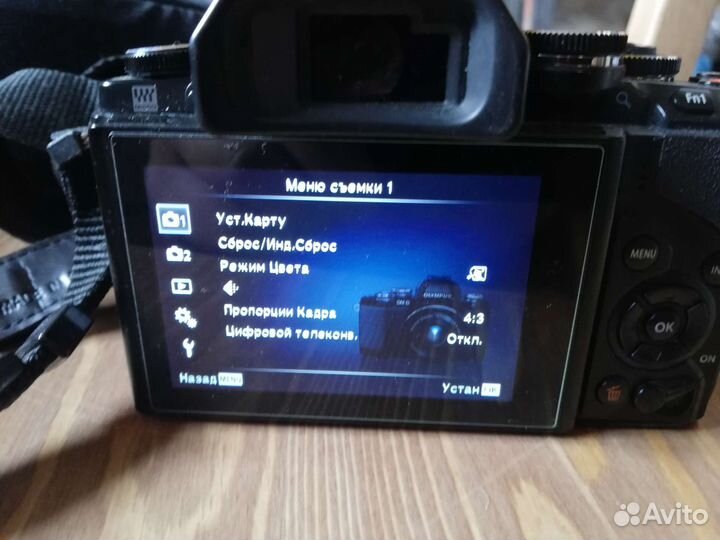Компактный фотоаппарат olympus om-D-E10