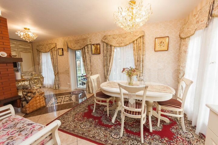 Коттедж 161 м² на участке 12 сот.