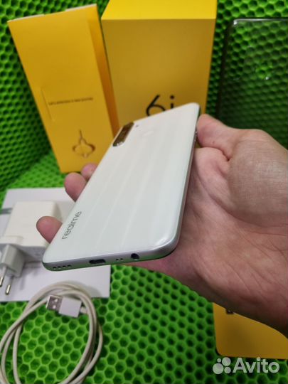 realme 6i, 4/128 ГБ