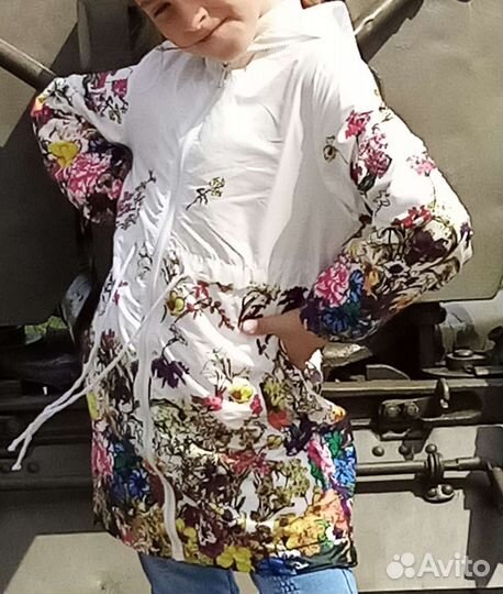 Лёгкий плащ для девочки