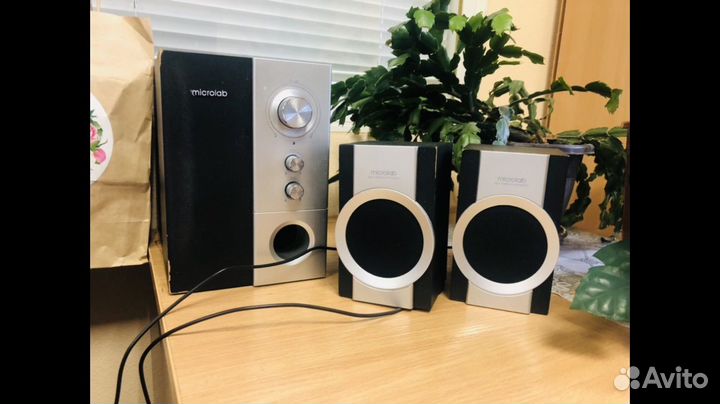 Сабвуфер и колонки Microlab