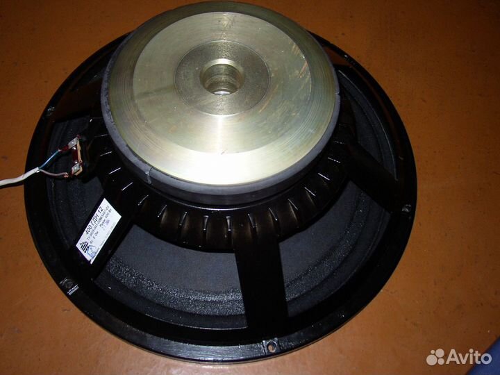 Сабвуфер - нч динамик 18 дюймов 400 ватт