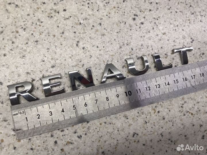 Эмблема шильдик Renault