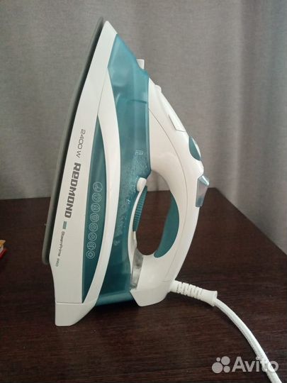 Утюг redmond