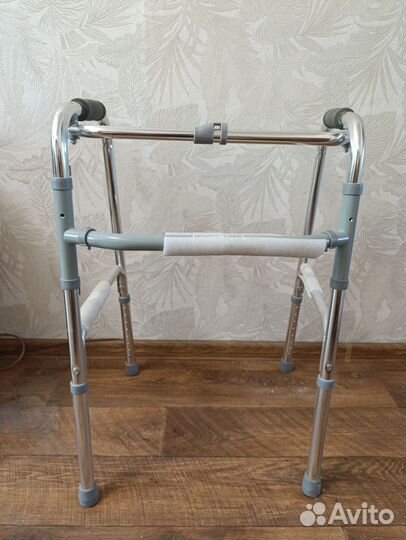 Ходунки для взрослых шагающие