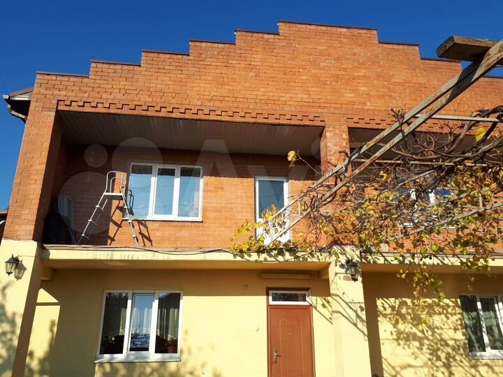 Дом 212 м² на участке 11 сот.