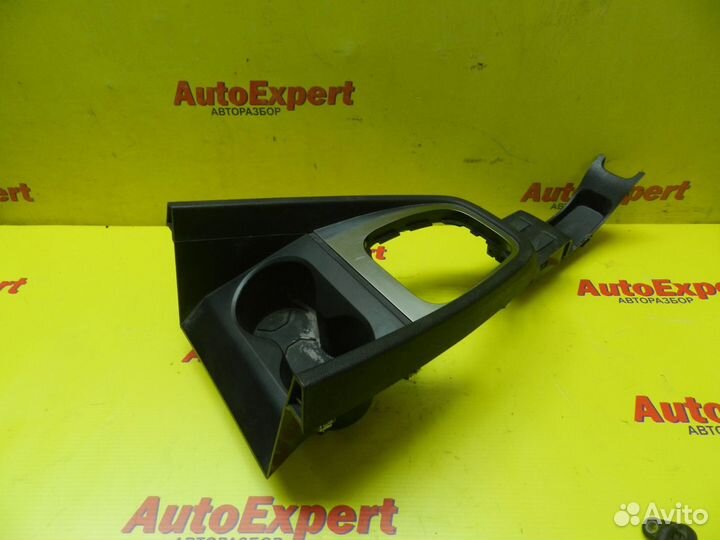 Консоль центральная LADA X-ray