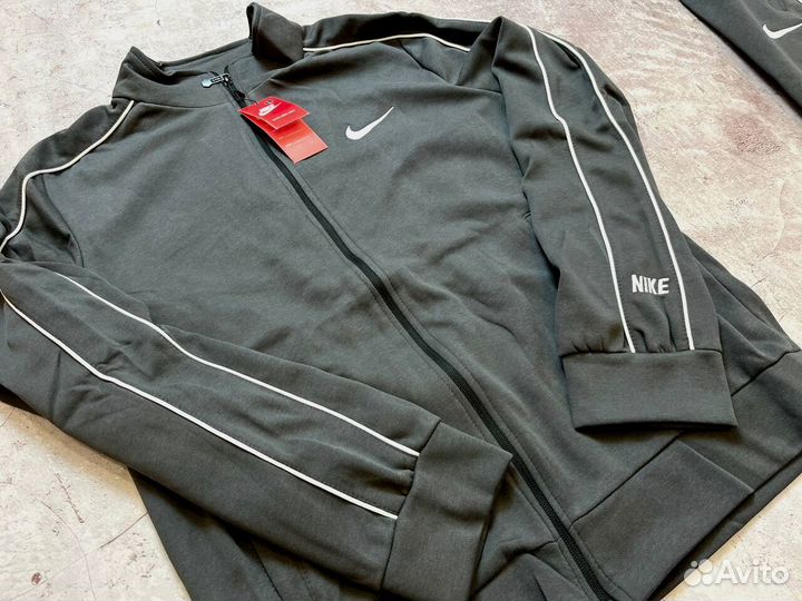 Спортивные костюмы Nike