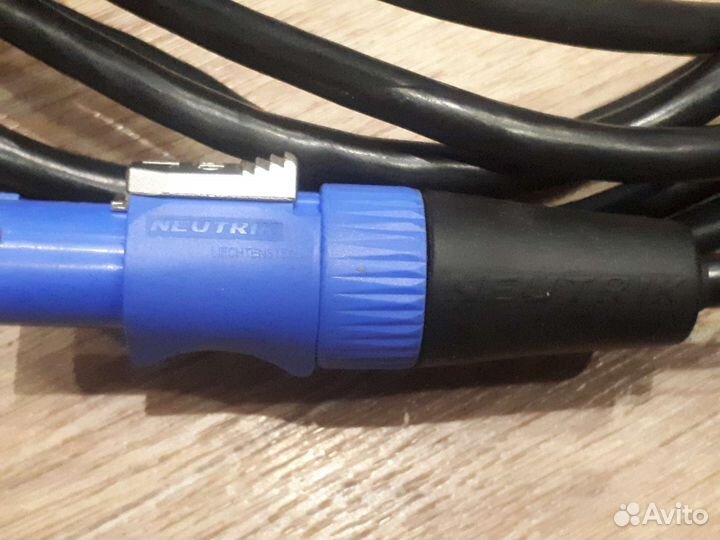 Сетевой кабель powercon