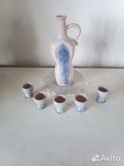 Графин фарфоровый водочный с 5 рюмками СССР