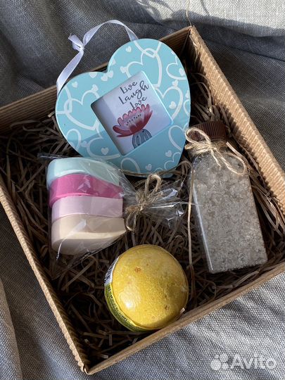 Подарок девушке/подруге/маме/бабушке/коллеге