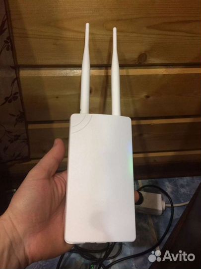 4G роутер со слотом для SIM-карты