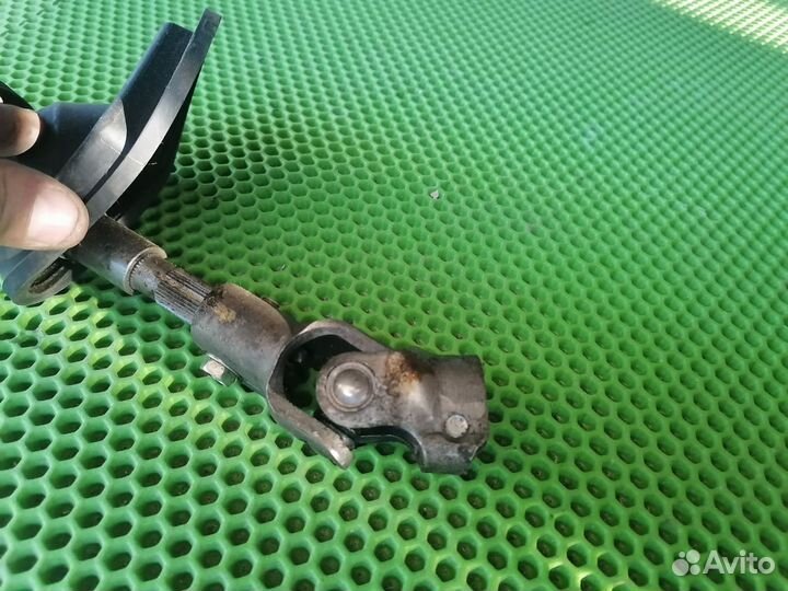 Рулевой карданчик Мазда Кседос 6