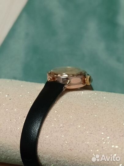 Золотые часы чайка