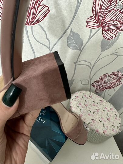 Босоножки женские натуральные 39-40