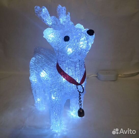 Олень новогодний
