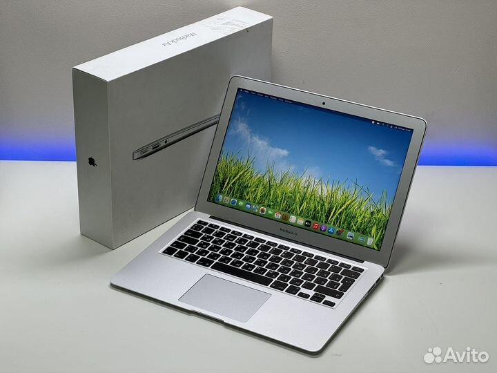 MacBook Air 13 2017 i5/8/128 полный комплект